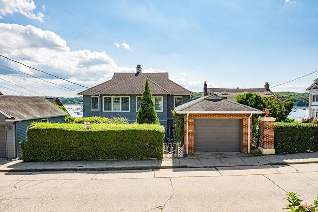 Building Photo - 107 Bayview Ave