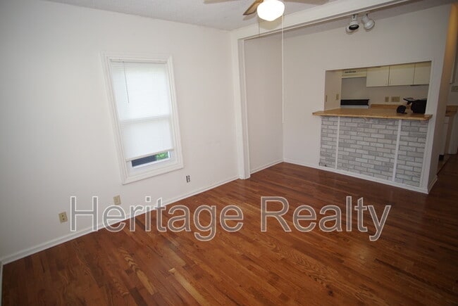 Building Photo - 307 E Oldham Ave