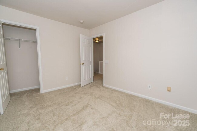 Building Photo - 6937 Rothchild Dr