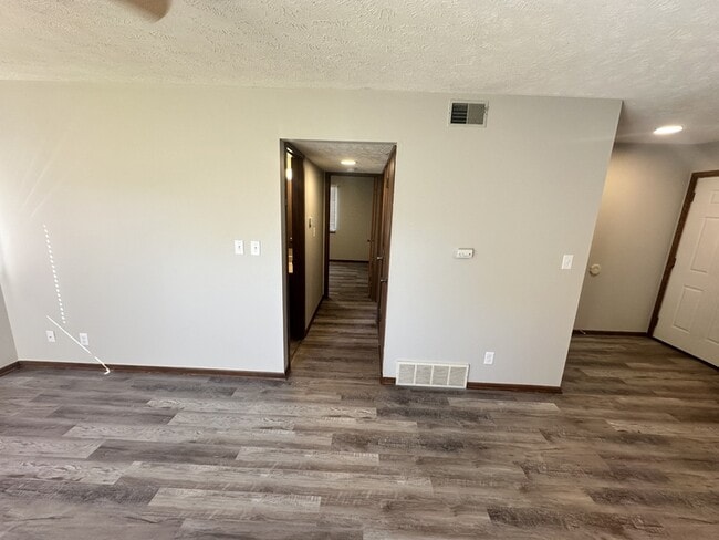 Building Photo - 5840 S 52nd St