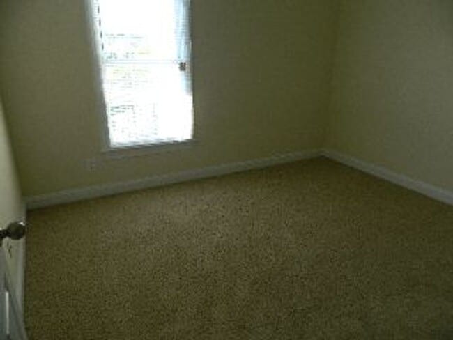 Building Photo - 101 Duncraig Dr