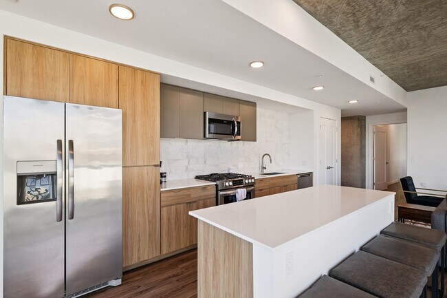 Building Photo - 222 E Jefferson St