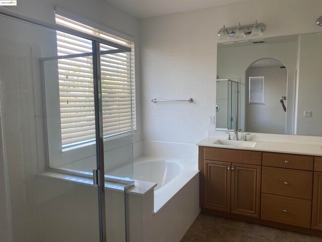 Building Photo - 9821 Key W Way