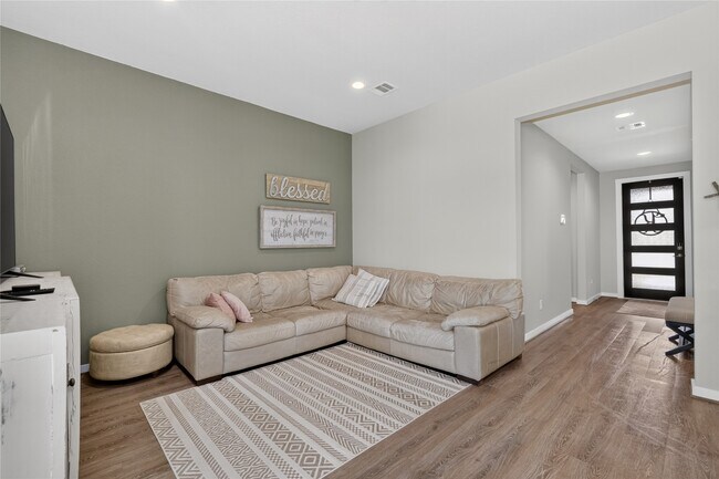 Building Photo - 3522 Gore Creek Dr