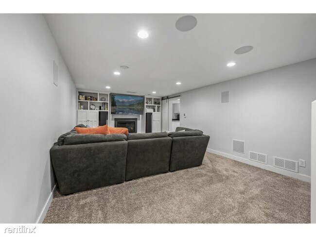 Building Photo - 4 br, 3 bath House - 6141 concord ave
