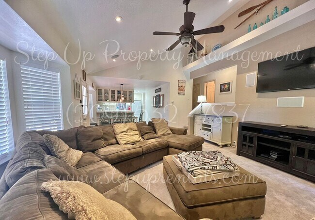 Building Photo - Charming 3-Bedroom Retreat in Gated Grovel...