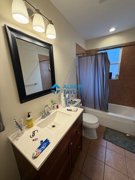 Building Photo - 226 Calumet St