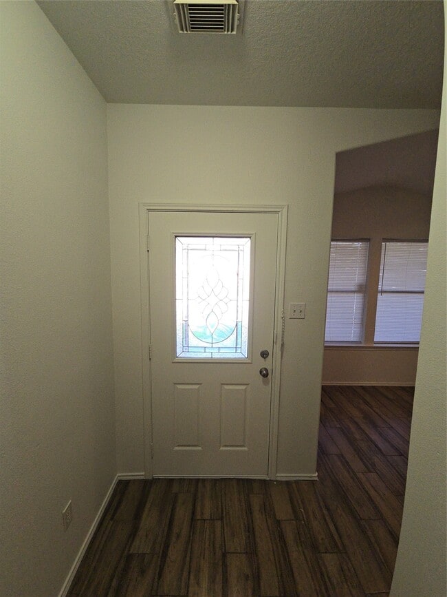 Building Photo - 5006 Mill Creek Dr