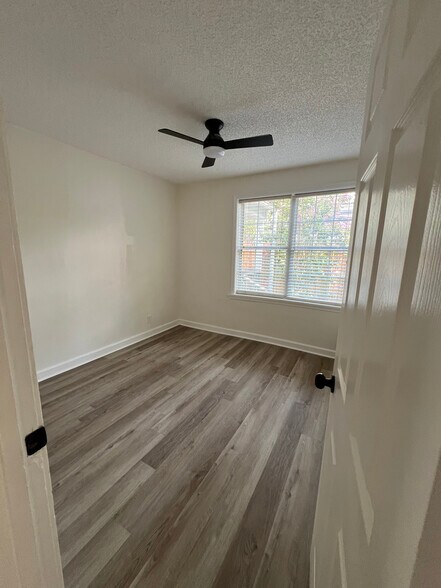 Bedroom#1 - 1178 Murray Dr
