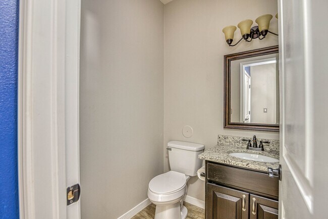 Building Photo - Beautiful East side House