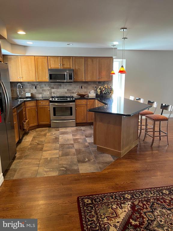 Building Photo - 511 Chanticleer