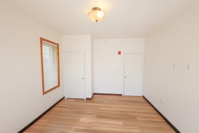 Building Photo - 100 Seaver St