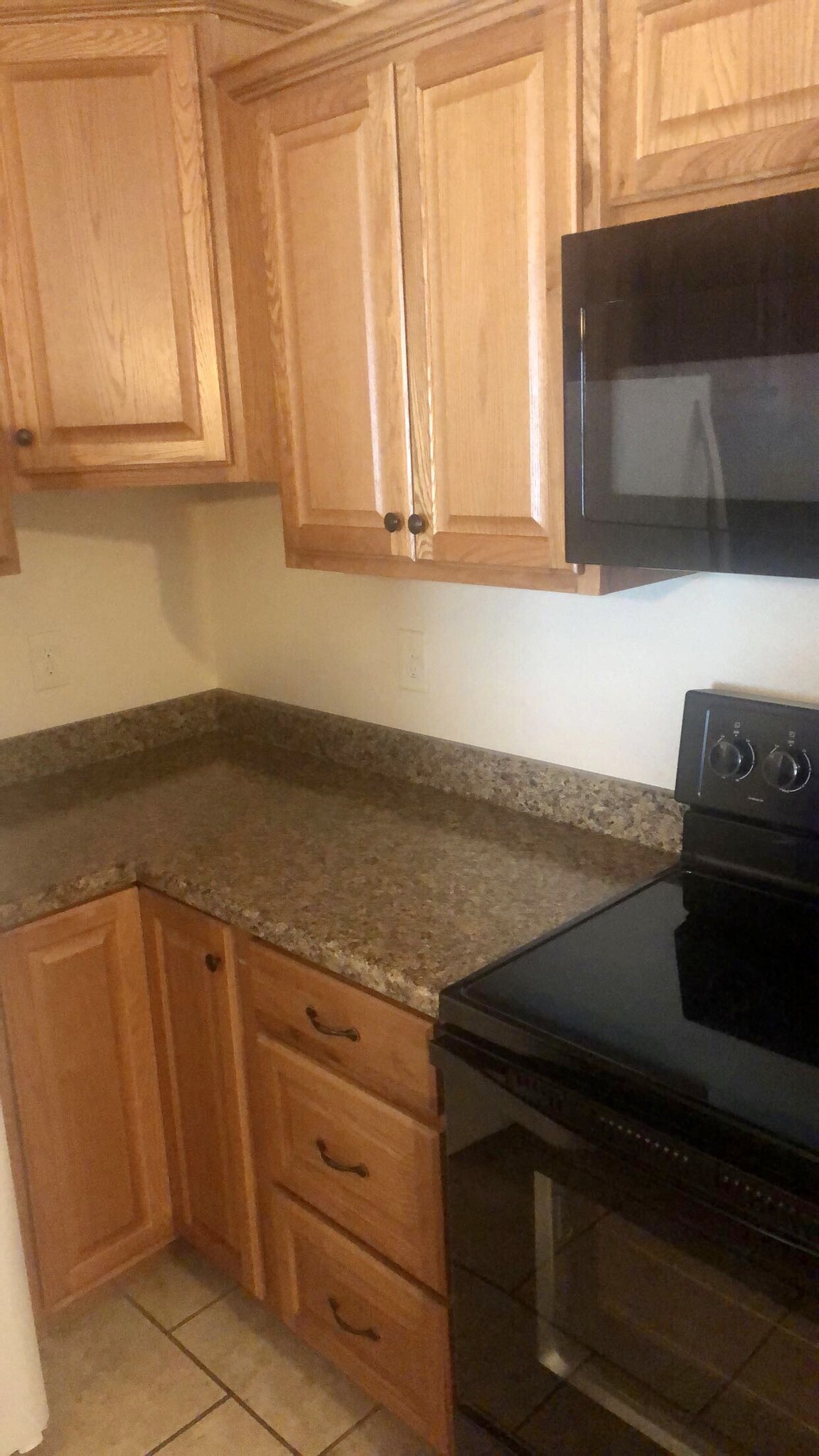 Plenty of counter space - 1305 Kings Way