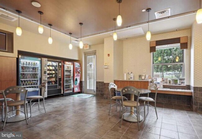 Building Photo - 11800 Sunset Hills Rd
