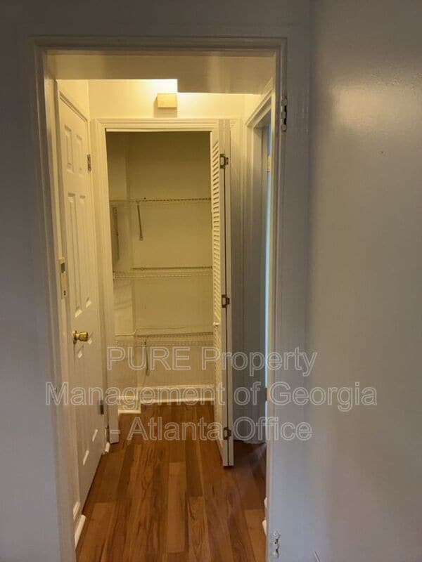 Building Photo - 314 3rd St NE