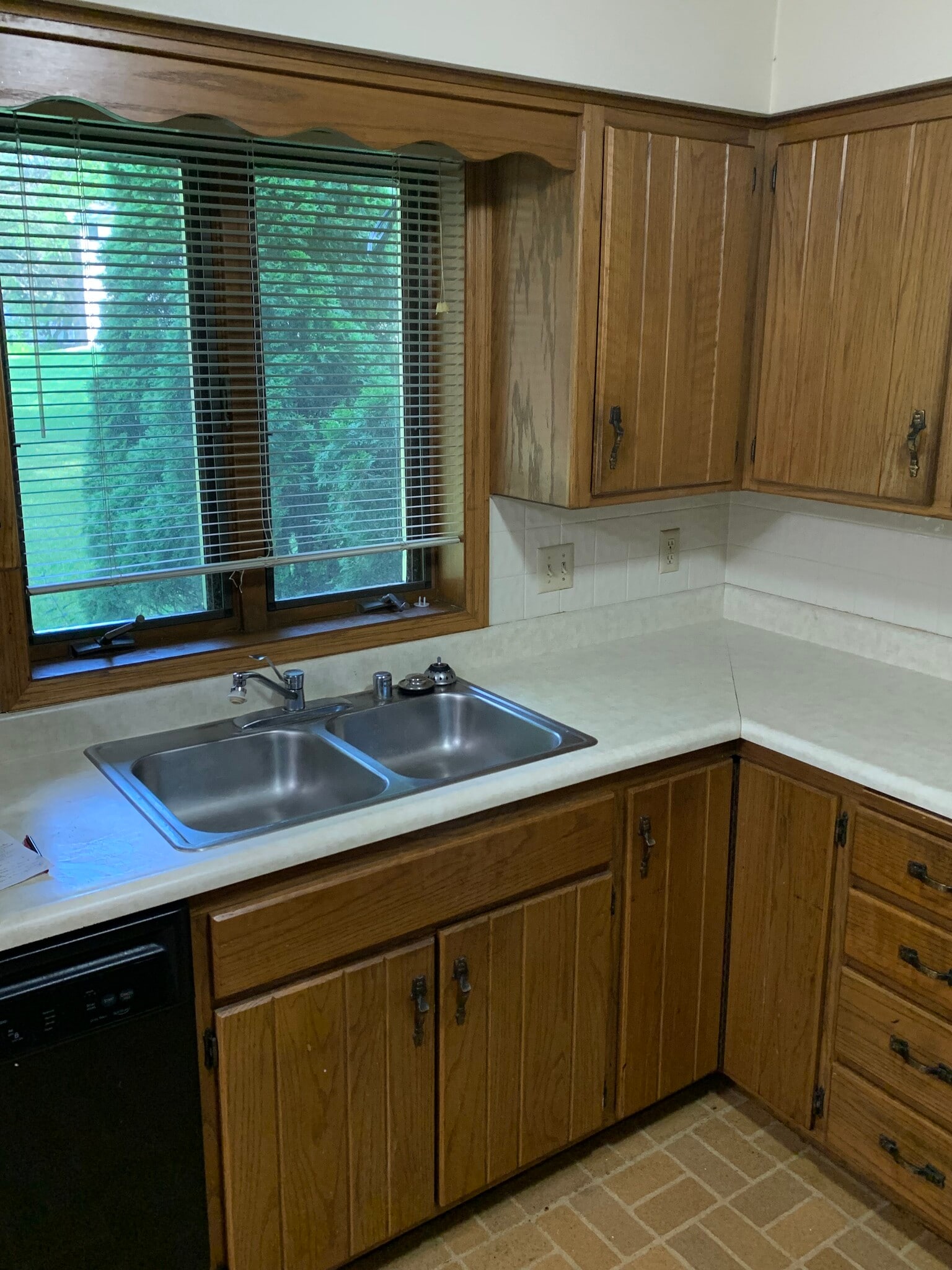 Kitchen - view 3 - 719 N Gammon Rd