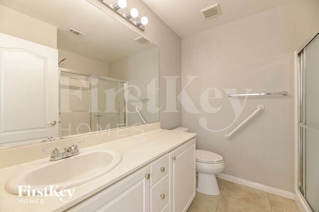 Building Photo - 1049 Silver Star St