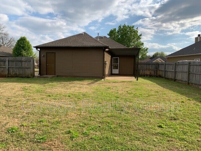 Building Photo - 118 Cedar Bend Dr