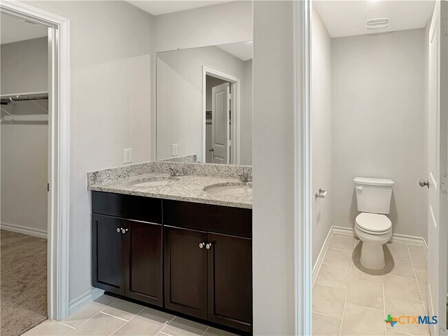Building Photo - 408 Pebble Creek Run