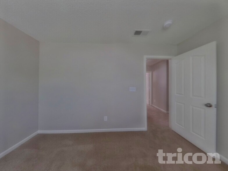 Building Photo - 10527 Madison Park Dr