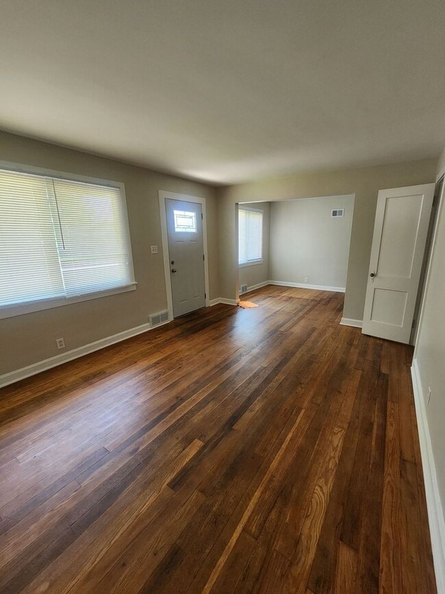 Building Photo - Now leasing for July 1st!