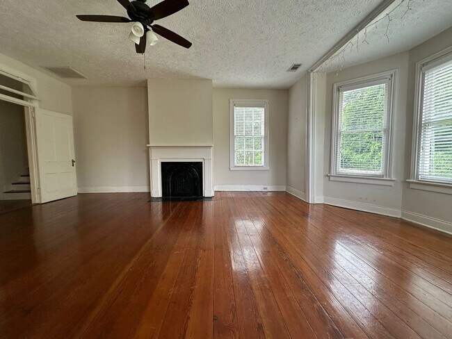 Building Photo - 844 Hickman Rd