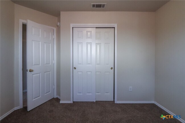 Building Photo - 1805 Lobrecht Ct