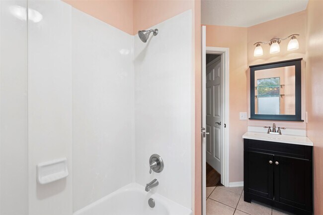 Building Photo - 18 Valley Mead Pl