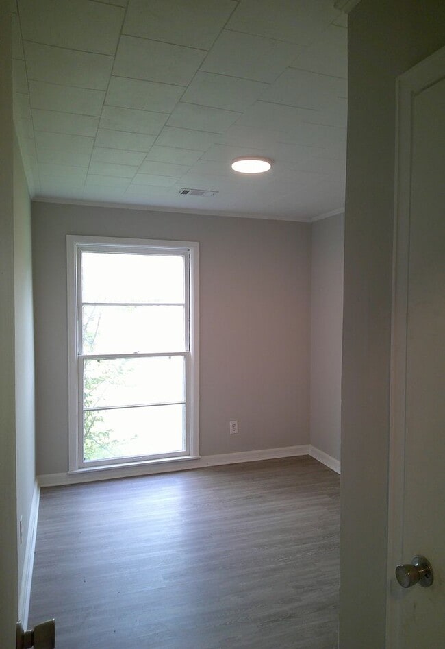 Building Photo - 408 Lumpkin Ave