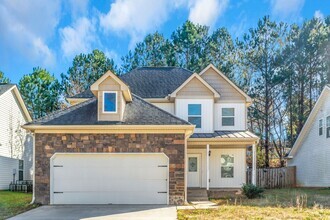 Building Photo - Gorgeous 3/2.5 with 2 car garage.