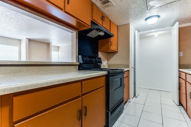 Building Photo - 919 S Weatherred Dr