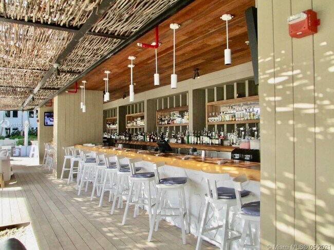 Building Photo - 2301 Collins Ave