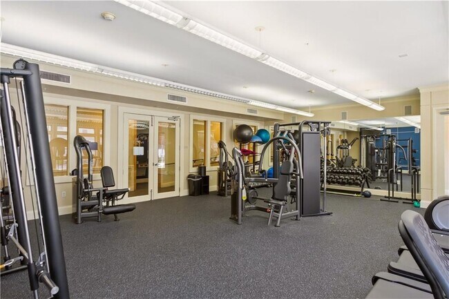 Building Photo - 1000 Providence Pl