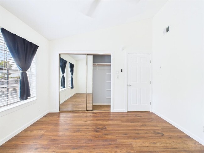 Building Photo - 2216 San Gabriel St