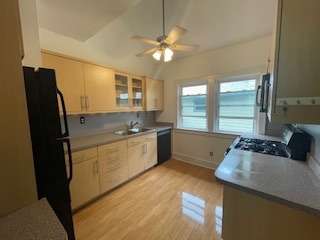 kitchen - 3111 Meadowbrook Blvd