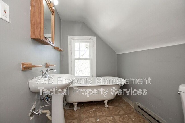 Building Photo - 14717 Milverton Rd
