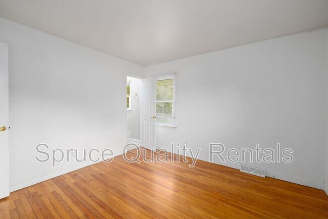 Building Photo - 5215 Peppercorn St