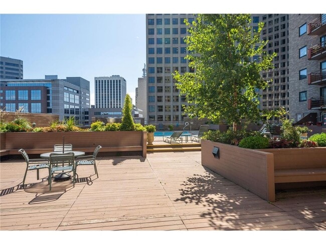 Building Photo - 66 9th St E