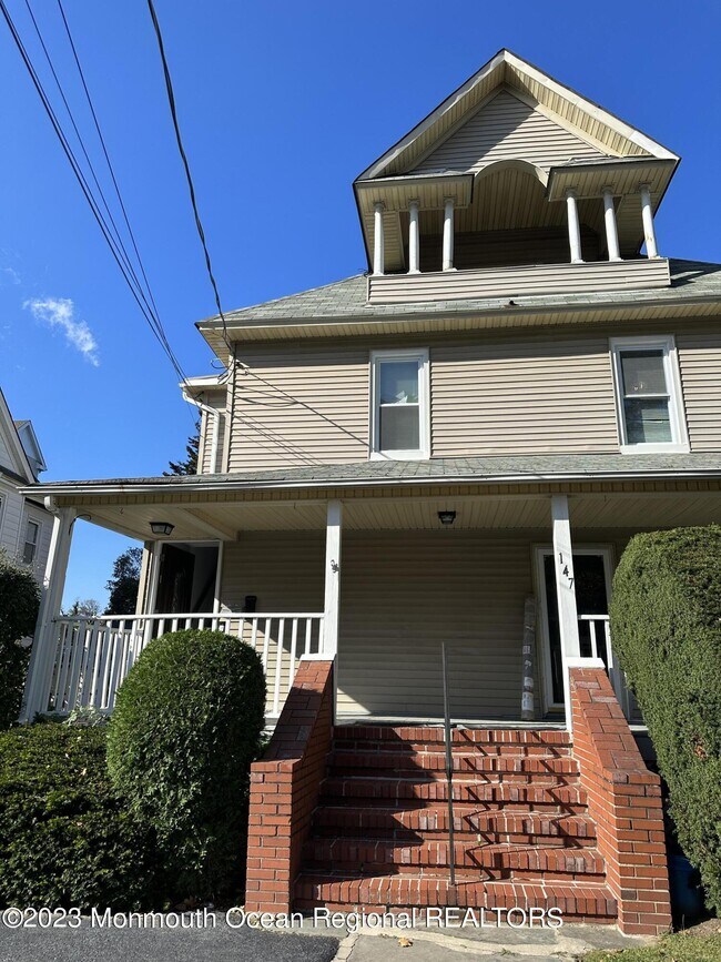 Primary Photo - 147 Pavilion Ave