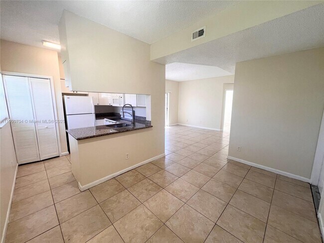 Building Photo - 731 Cypress Ln