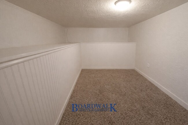 Building Photo - Beautiful 4 Bed 2 Bath SLC home!