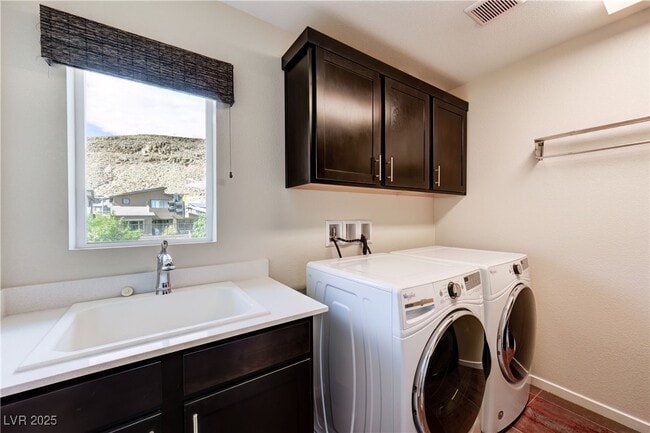 Building Photo - 7017 Pearl Hilltop Ct