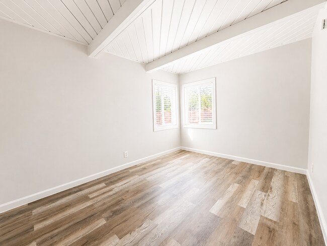 Building Photo - 610 Denslowe Dr
