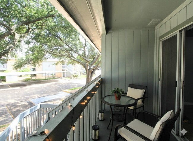 Building Photo - 260 El Dorado Blvd