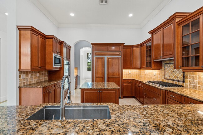 Building Photo - 17550 Circle Pond Ct