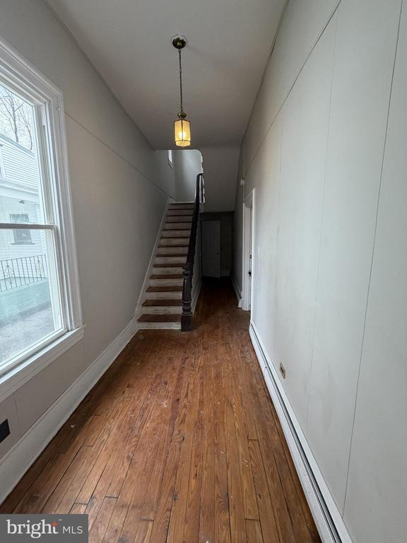 Building Photo - 190 7th St