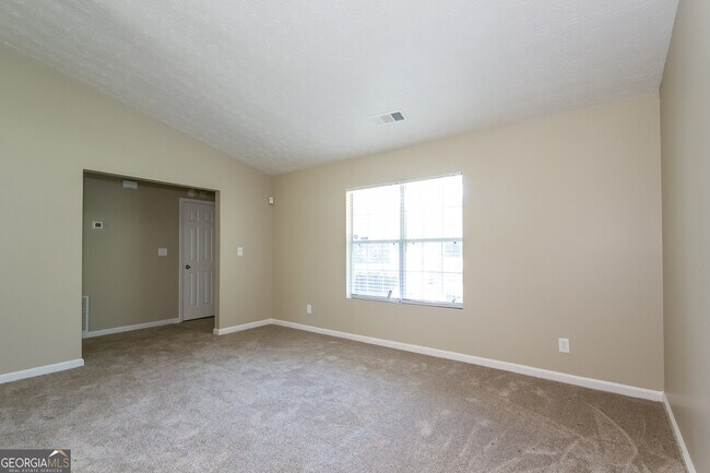 Building Photo - 6661 Rebecca Lou Ln