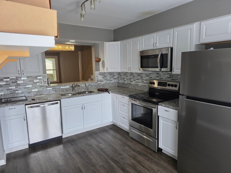 Building Photo - 4306 Thomas Ln