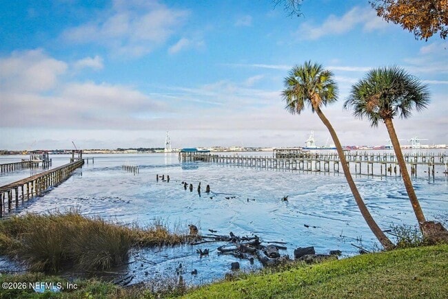 Building Photo - 2210 Shepard St