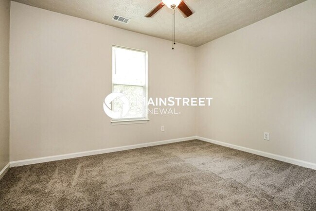 Building Photo - 4 Bedroom Pet-Friendly Home in LITHONIA, GA with Main Street Renewal